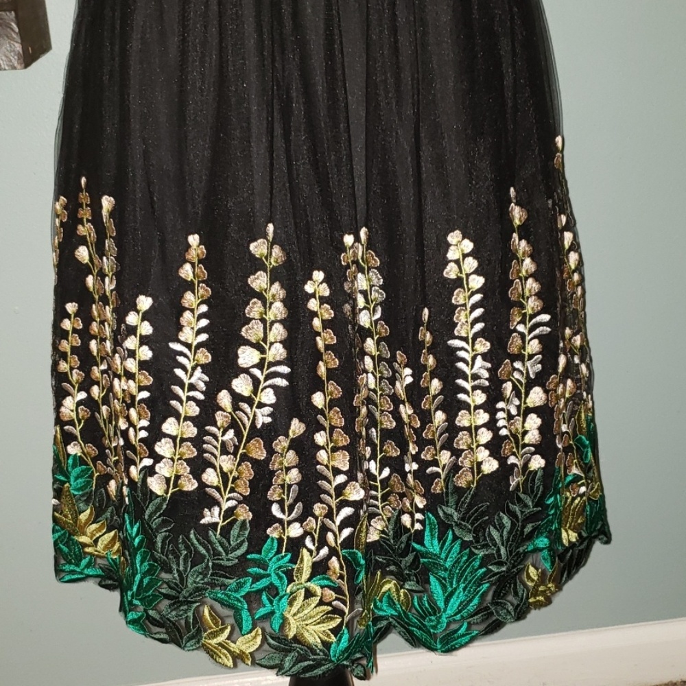 New Modcloth Beautifully Abloom Dress Size Medium - Picture 5 of 9